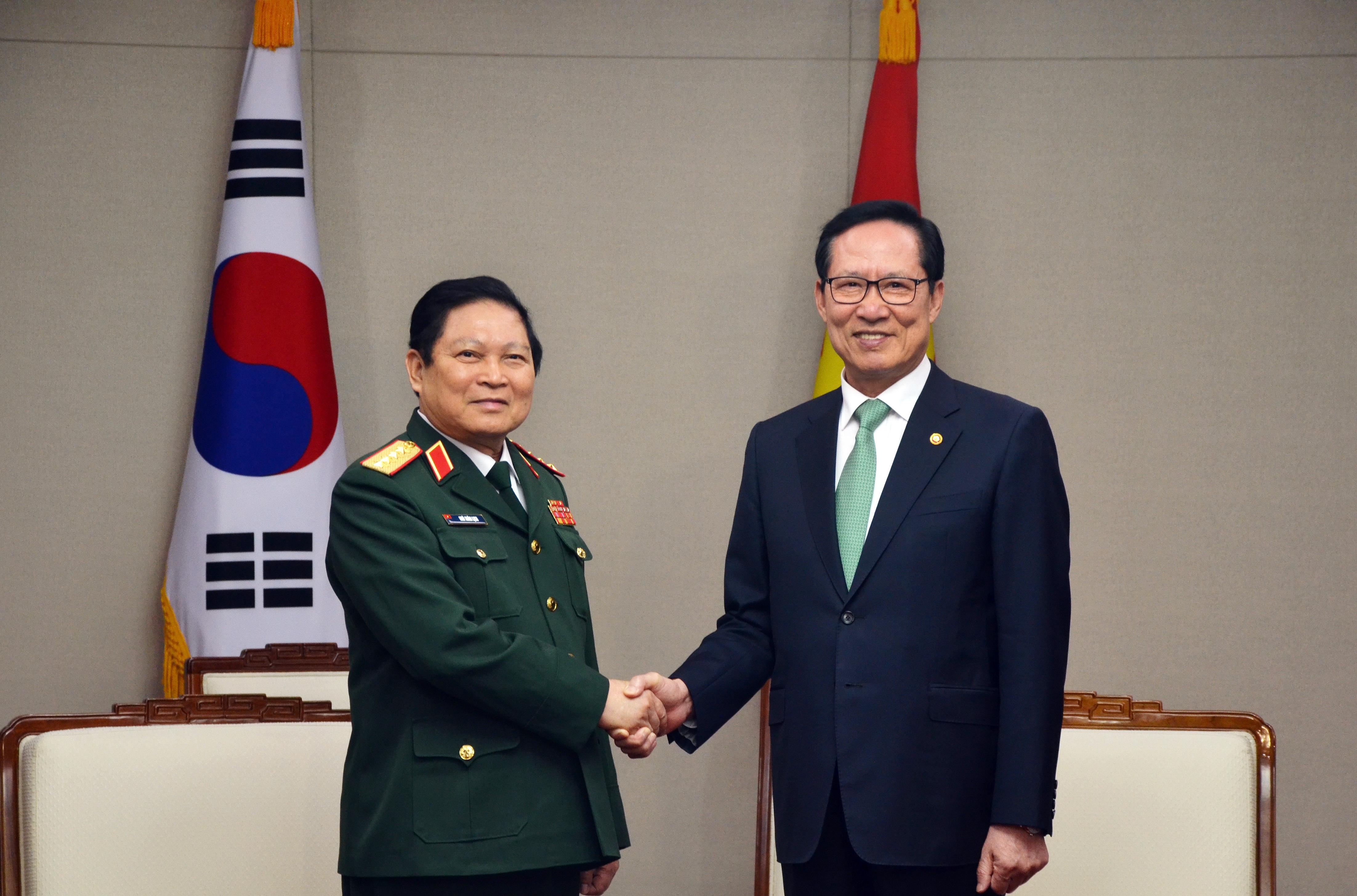 Một số hình ảnh hoạt động của Đại tướng Ngô Xuân Lịch trong chuyến thăm hữu nghị chính thức Hàn Quốc